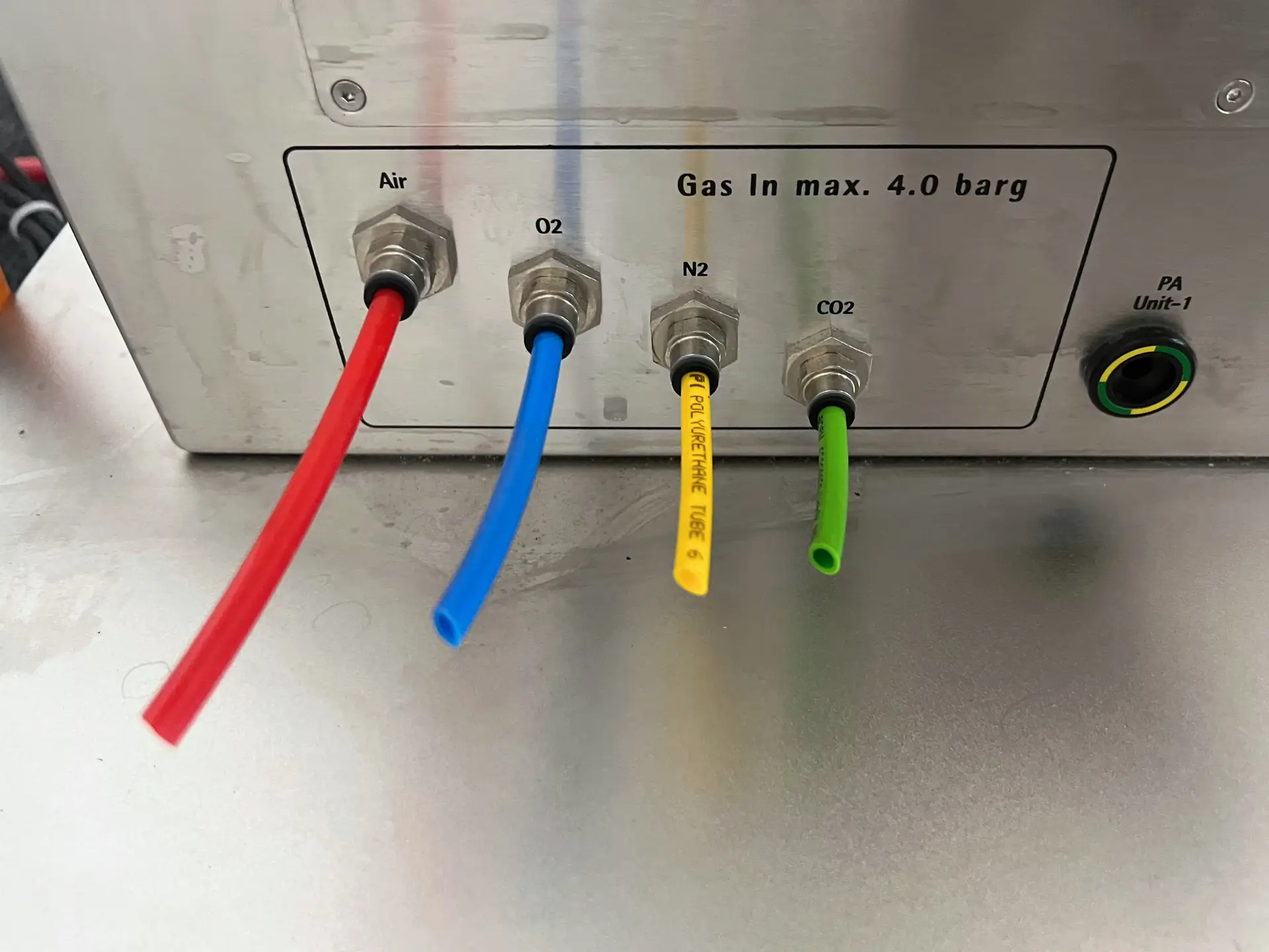 Przyłącza gazów AIR, O2, N2 i CO2 wieży STR2