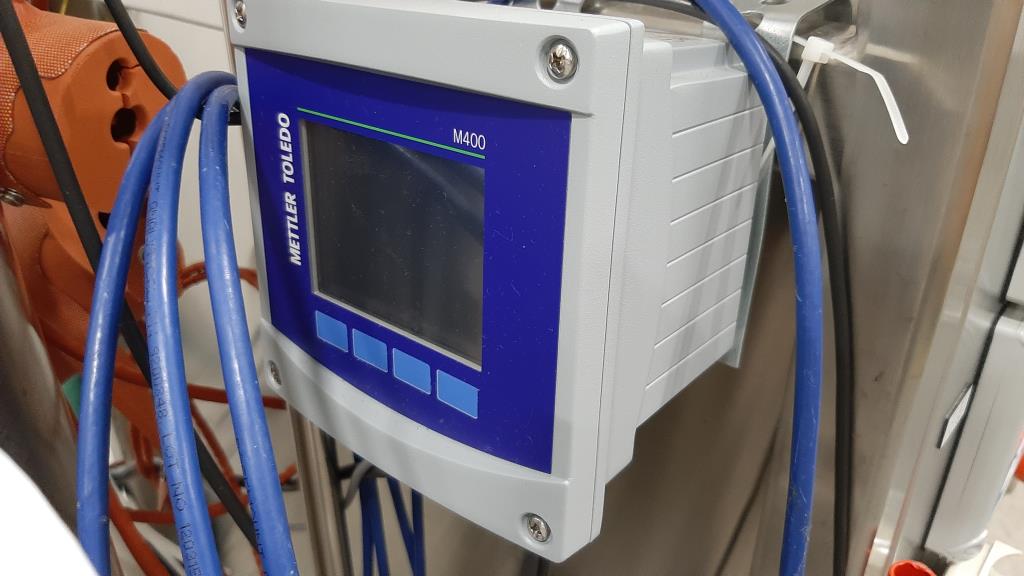 Przetwornik wieloparametrowy Mettler Toledo M400 zamontowany na egzemplarzu XDR-50