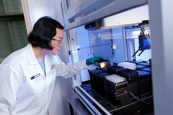 m2p-labs / Beckman Coulter BioLector XT — fotografia rodziny tego samego producenta, użyta kontekstowo; nie dowodzi exact konfiguracji.