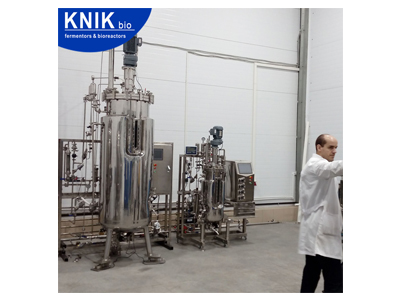 KNIKBIO 500SBA Bottom Double-seal Bioreactor — fotografia lub widok przypisany przez producenta do tej karty/rodziny.