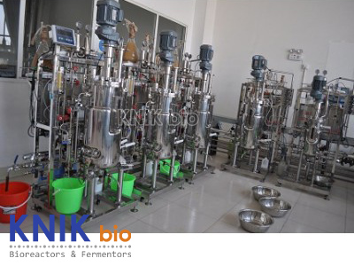 KNIKBIO 15SJ-50SJ-4 Linked Automatic Fermentor — fotografia lub widok przypisany przez producenta do tej karty/rodziny.