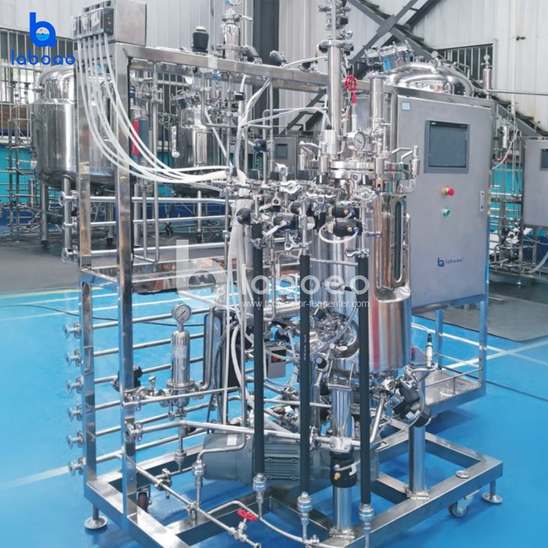 LABOAO XV Vaccine Bioreactor System — widok 2 z materiałów producenta (800×800).