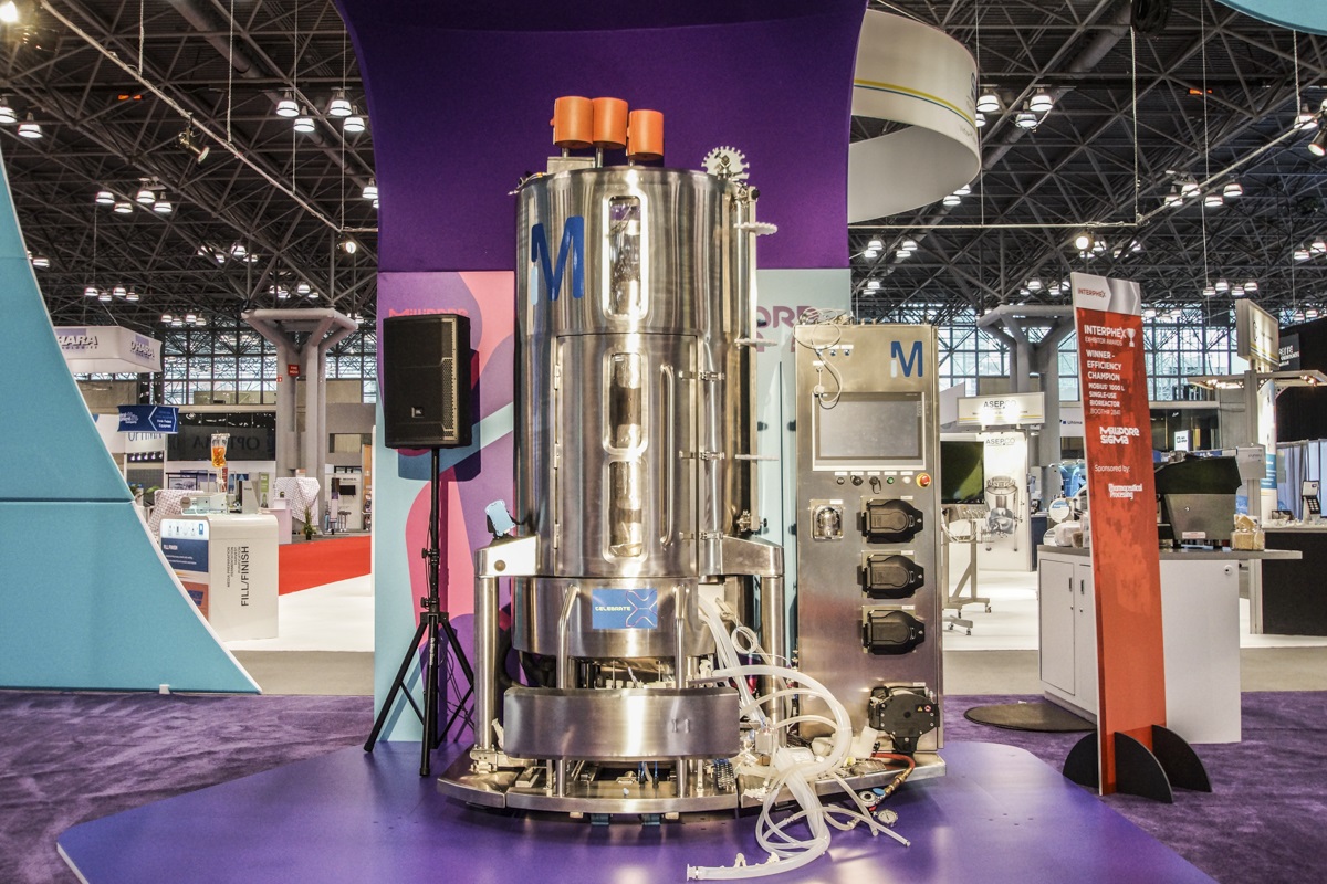 Merck Mobius 1000 L na stoisku INTERPHEX 2016